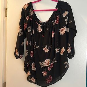 NWOT CR Black Floral Quarter Sleeve Blouse